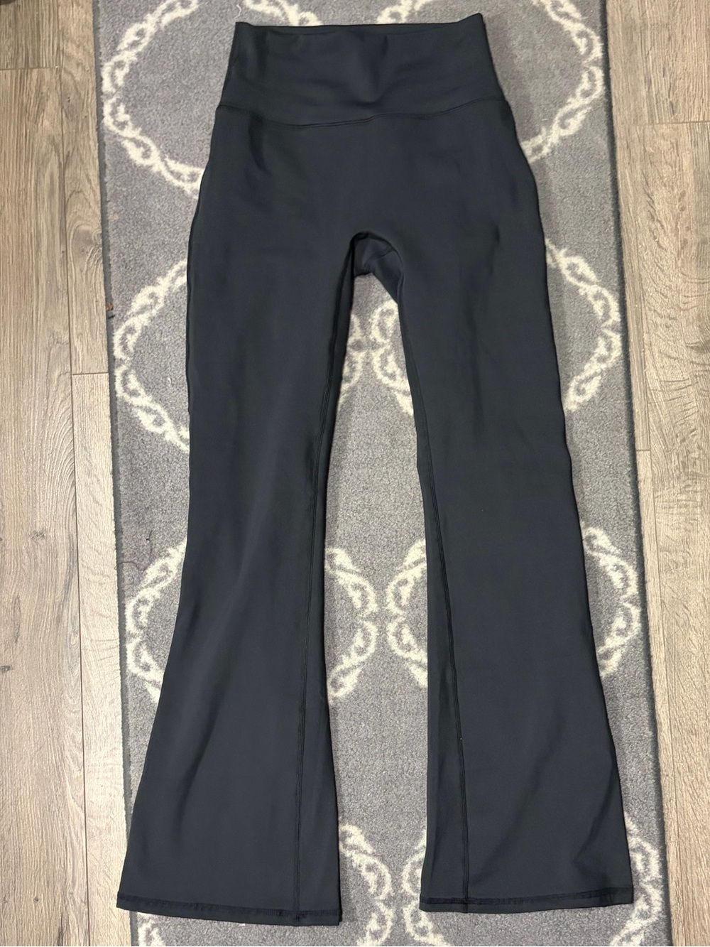 Alphalete Flare Leggings